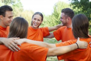 オリジナルTシャツでチームの絆を深めよう！スポーツチーム向けのロゴティの魅力